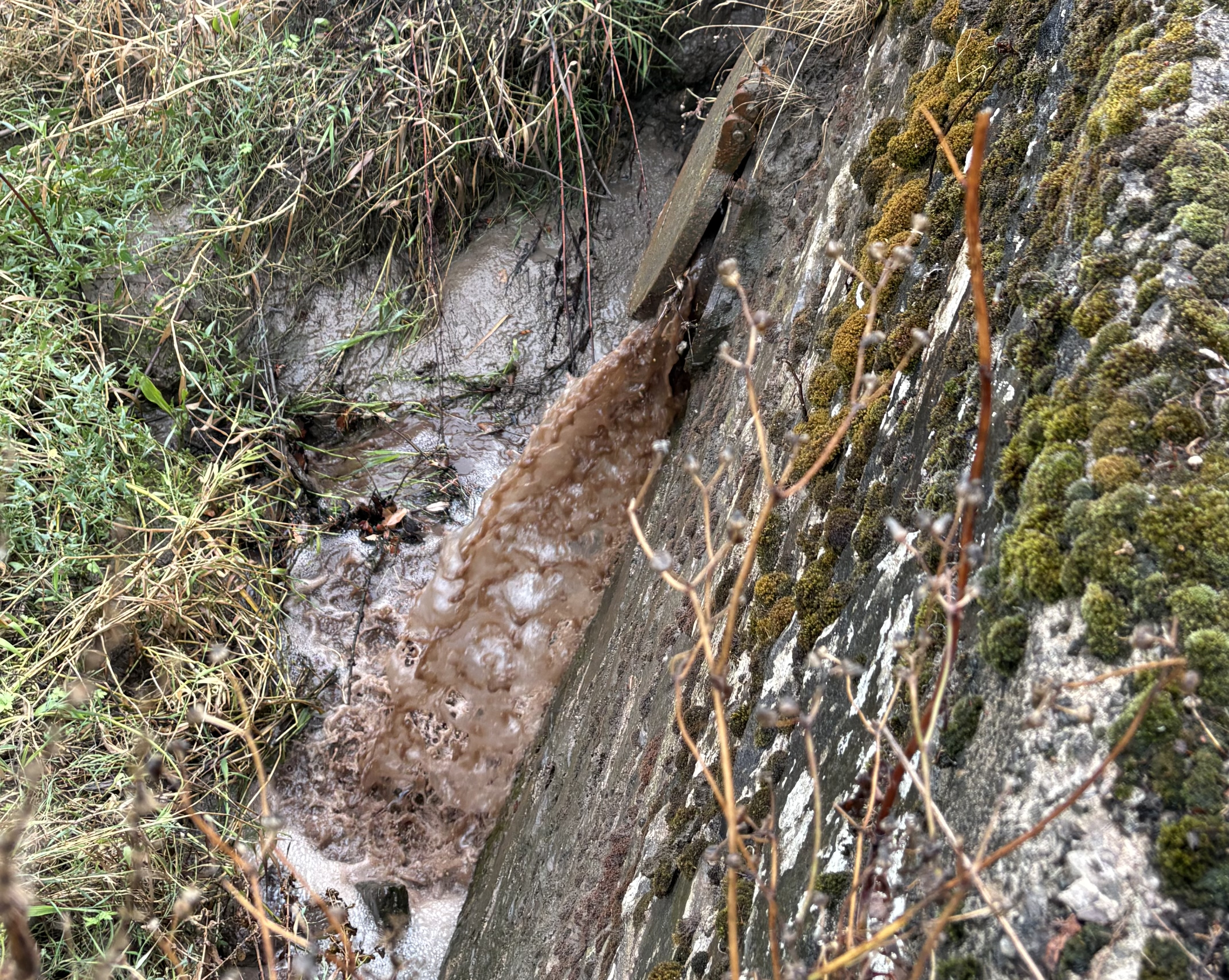 Visible discharge at the Tintern